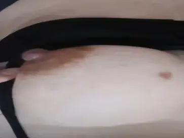 Cewek Panlok Pamer BH CD Hitam Memek Basah Kost